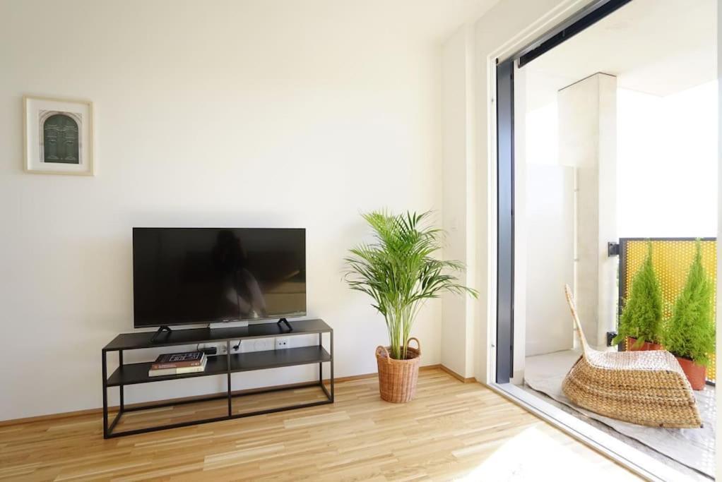 Fine Studio With Terrace - 15 Min To Center Wien Exterior foto